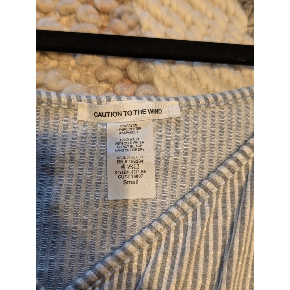 Caution to the Wind Grey White Striped Ribbed Wrap Mini Dress Small NWT - Picture 4 of 4